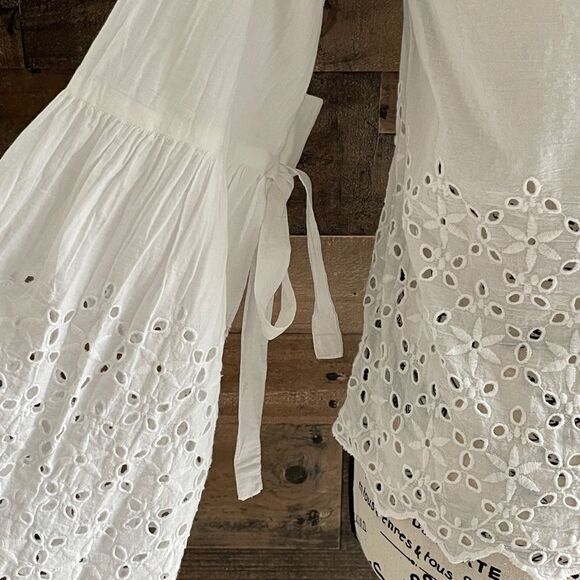 Style Envy Women's Floral Eyelet Embroidered Bell Sleeve Crew Neck Blouse Top - Picture 6 of 14